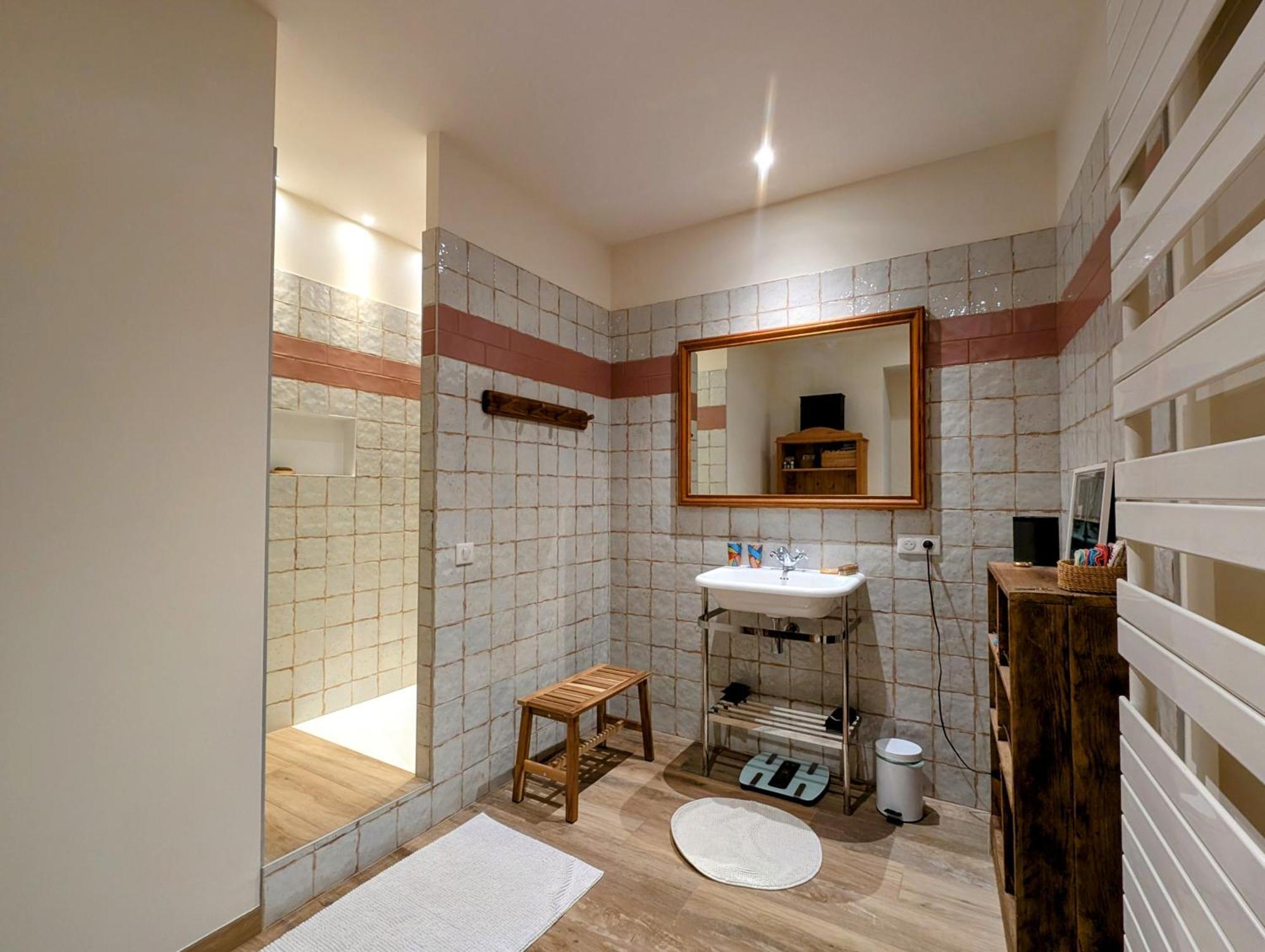 Clem - Appartement Dans Le Coeur D'Arles Esterno foto